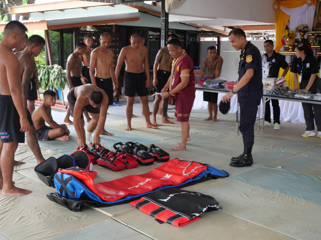 RHLS HOLDING - Support Muay Thai Equipment to Sor Wangchan Look Phrayom Muay Thai Gym RHLS HOLDING - Support Muay Thai Equipment to Sor Wangchan Look Phrayom Muay Thai Gym