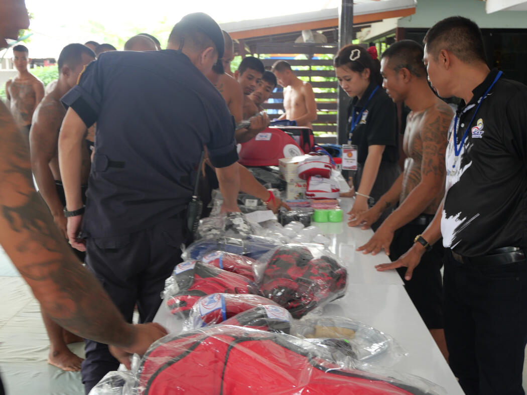 RHLS HOLDING - Support Muay Thai Equipment to Sor Wangchan Look Phrayom Muay Thai Gym RHLS HOLDING - Support Muay Thai Equipment to Sor Wangchan Look Phrayom Muay Thai Gym